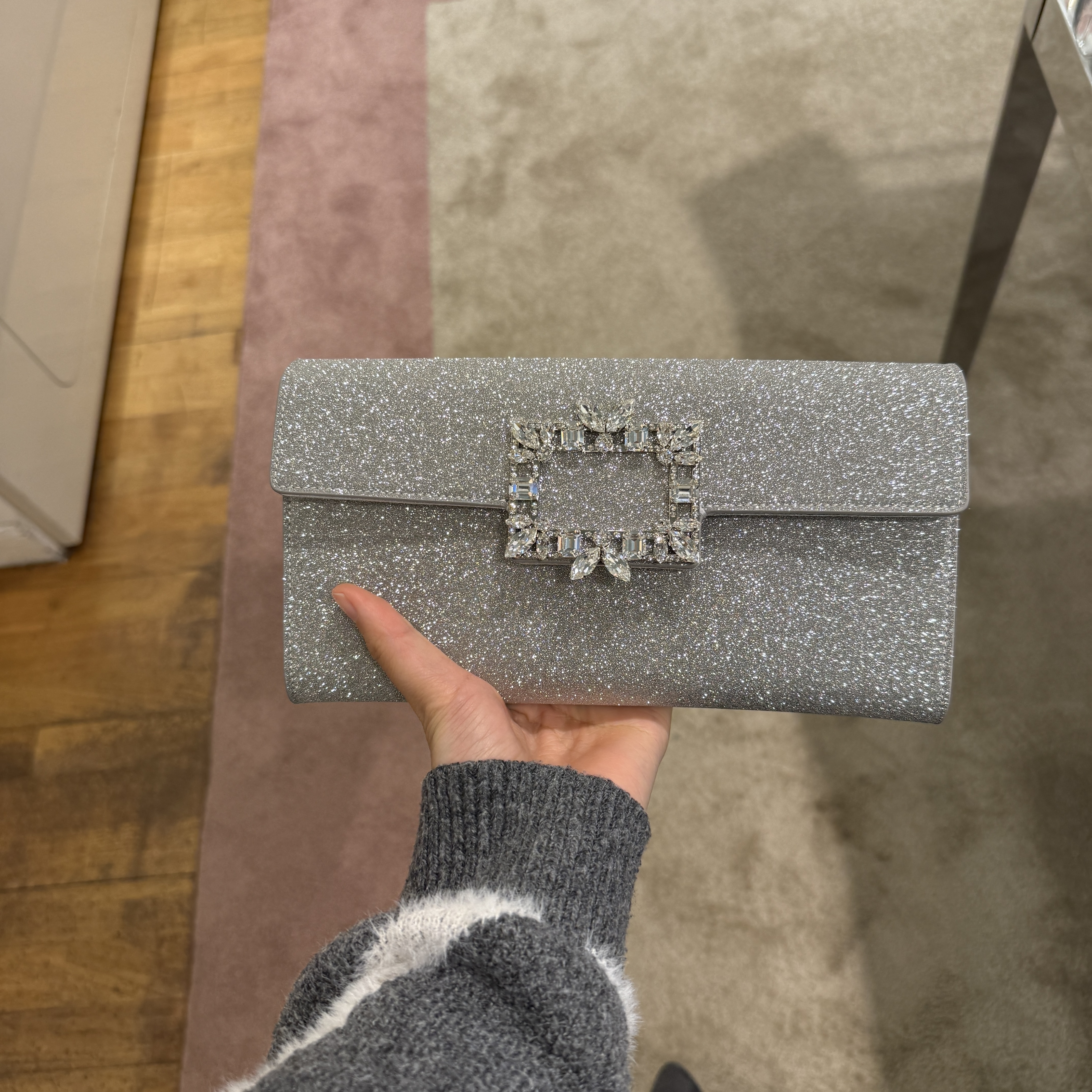 Roger Vivier broche envelope strass clutch silver