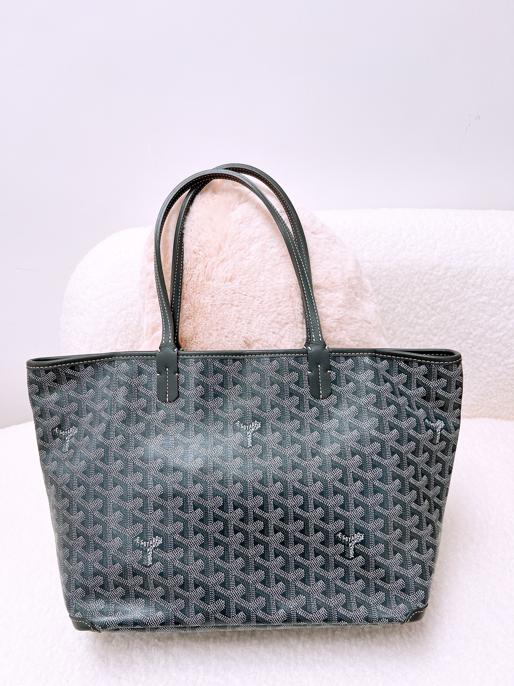 Goyard artois pm tote grey