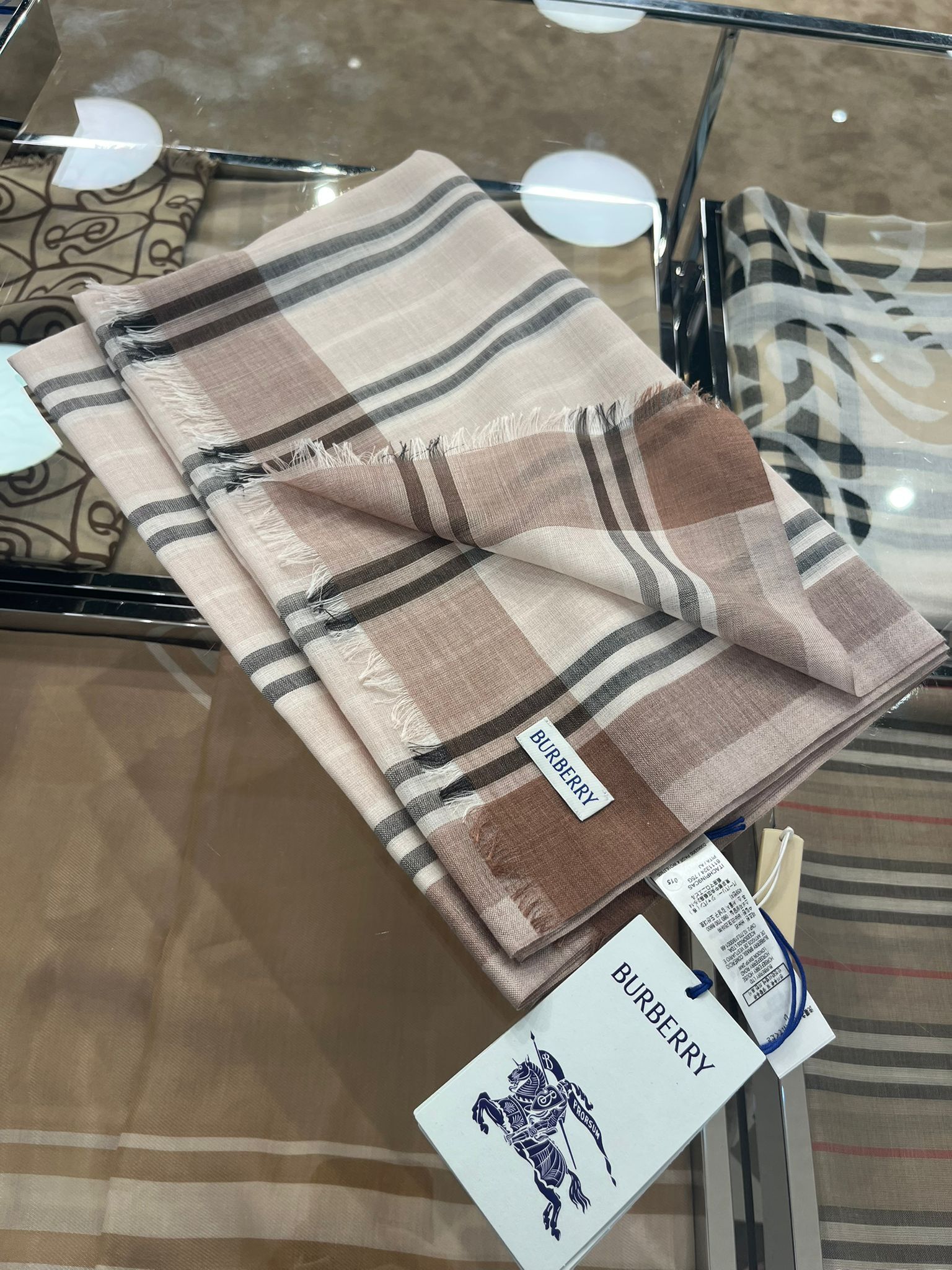 【預購】Burberry F10048899 蠶絲頸巾