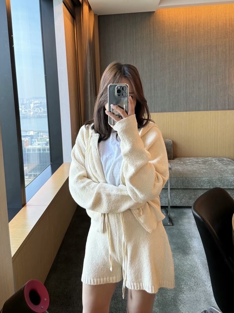 斷貨! 大彈性休閒高腰短褲〈奶油白/ 燕麥啡〉