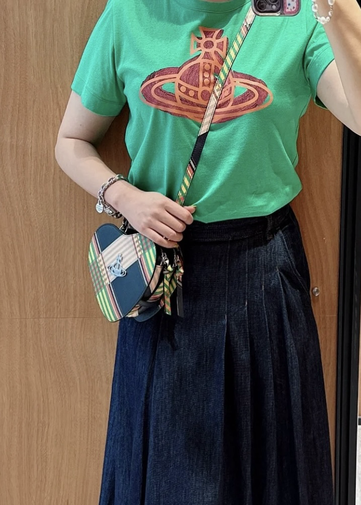 【直播】Vivienne Westwood LL110401 心形斜孭包(4304006MU L0074)