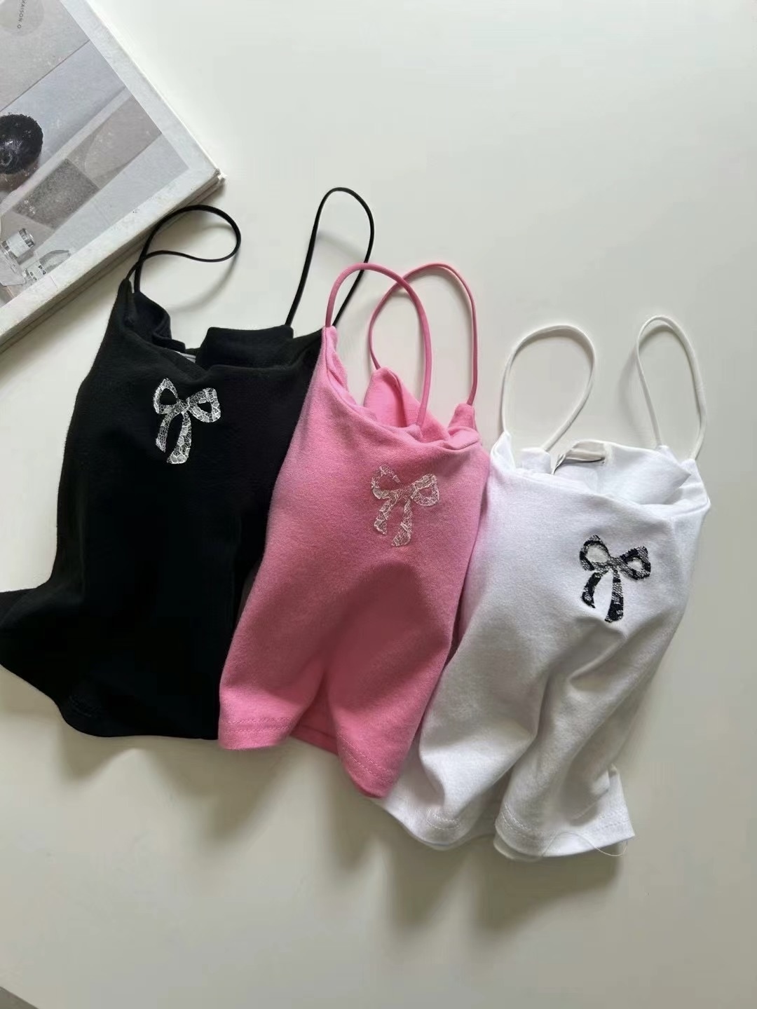 斷貨Sample Sale ~ 蝴蝶結吊帶背心(with pad!)