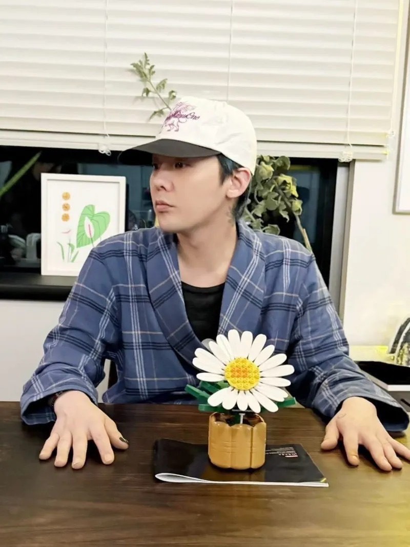 G-DRAGON × OXFORD《818 BLOOM》聯名限量雛菊積木