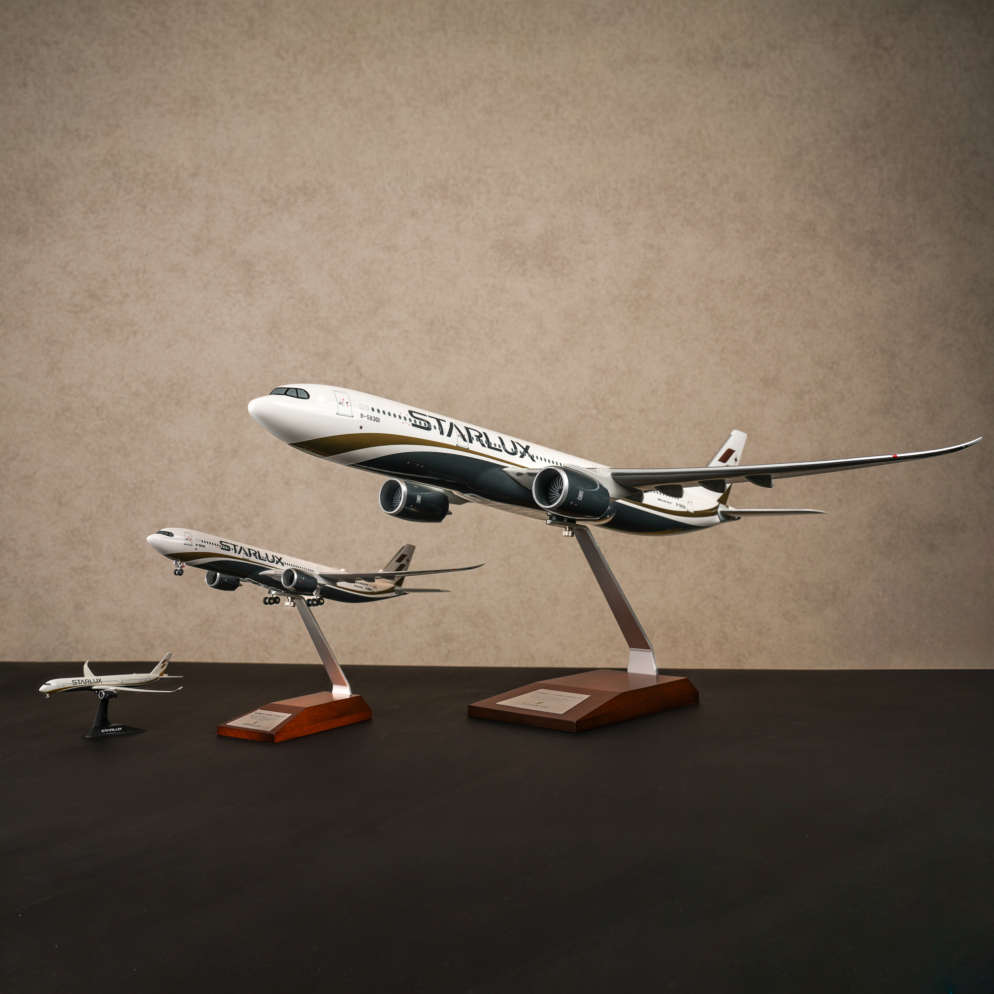 STARLUX | A330-900neo 1:100 飛機模型(B-58301)