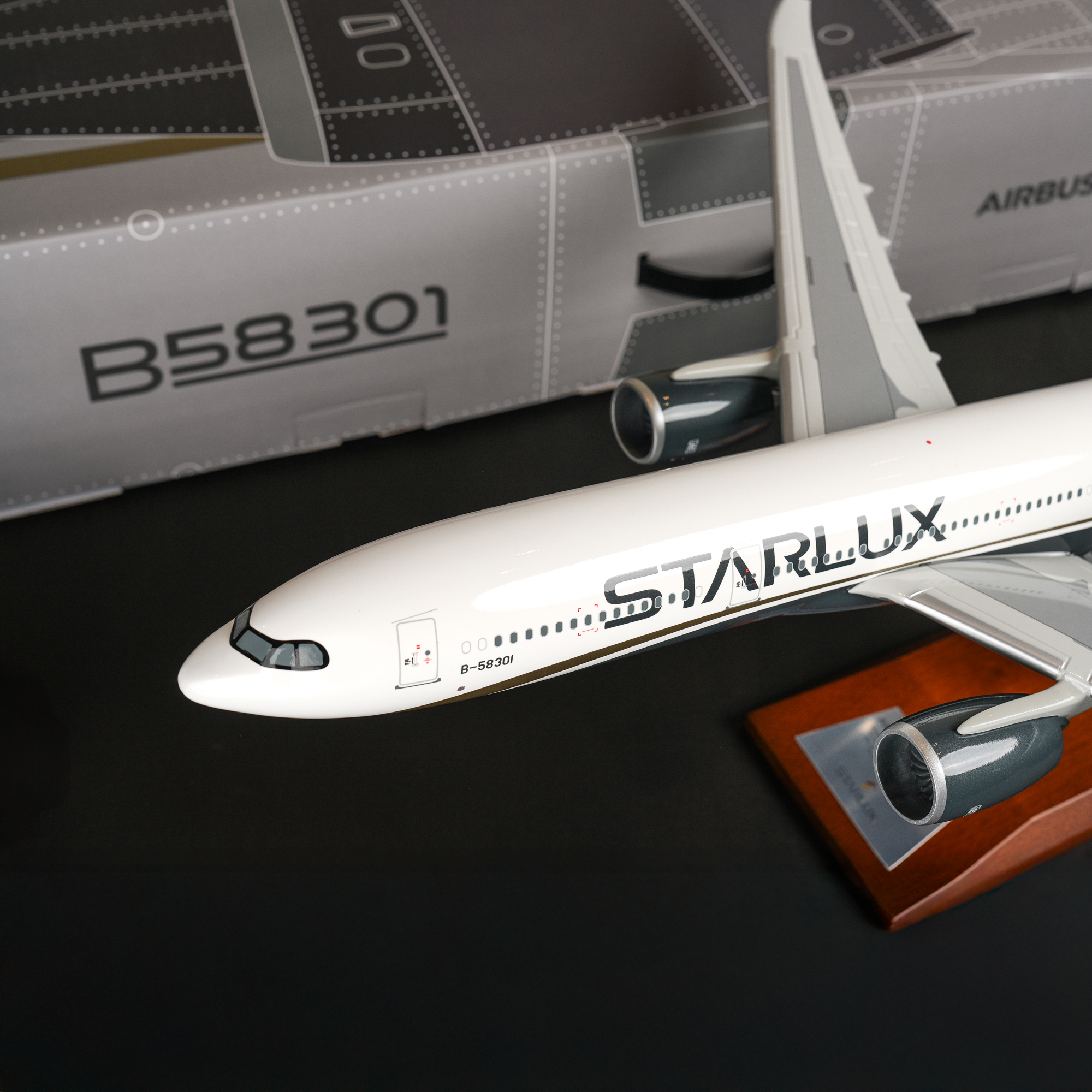 STARLUX | A330-900neo 1:100 飛機模型(B-58301)