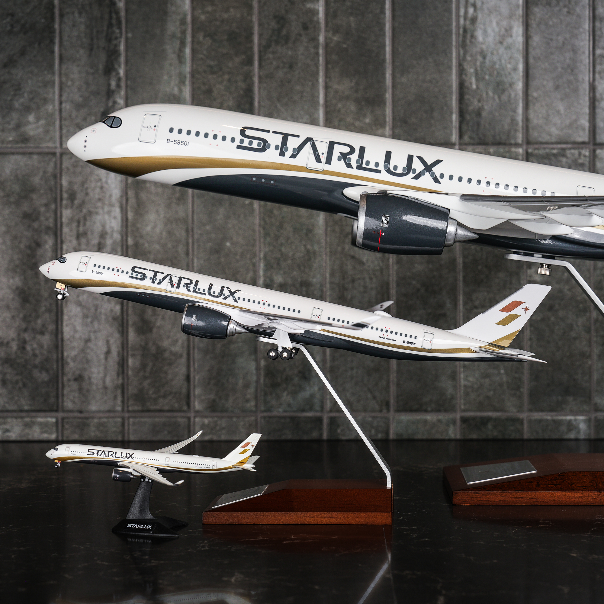 STARLUX | A350-900 1:100 飛機模型(B-58501)