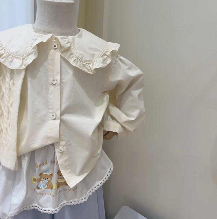 BYB10SE031WE  杏色花邊領恤衫連紐紋針織背心