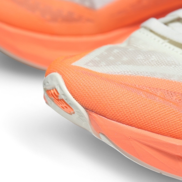 NEW BALANCE 慢跑鞋 FUELCELL REBEL 白黑橘 輕量 競速跑鞋 女 WFCXCC4