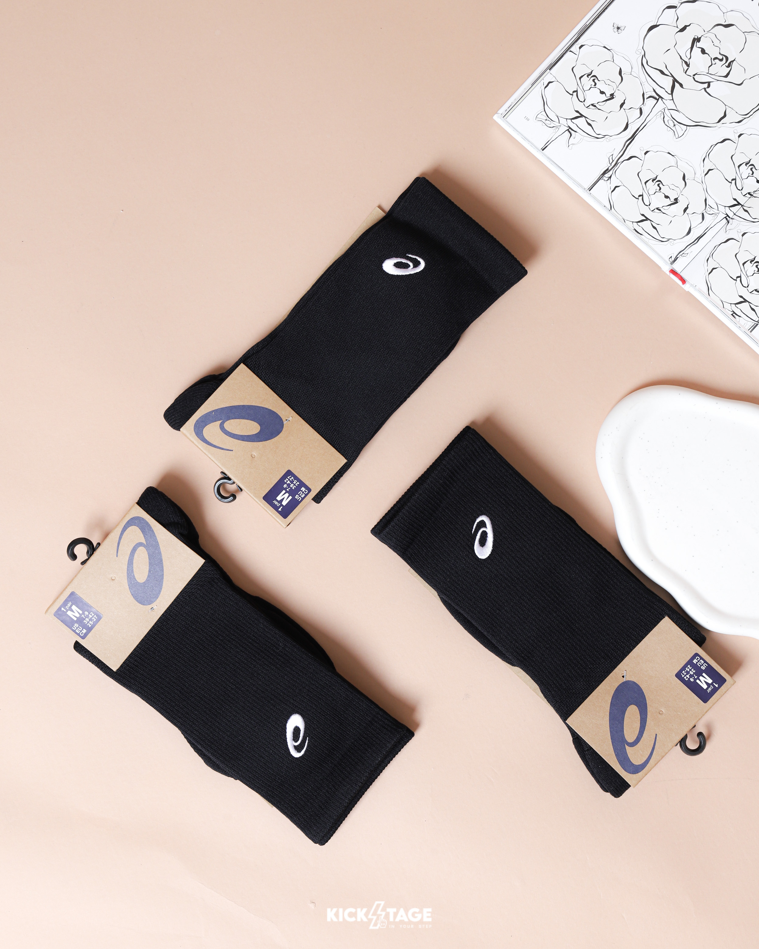 ASICS STABILITY 亞瑟士 黑銀 刺繡LOGO 中性 休閒 運動 台灣製 球襪 中筒襪 長襪【3053A159-001】