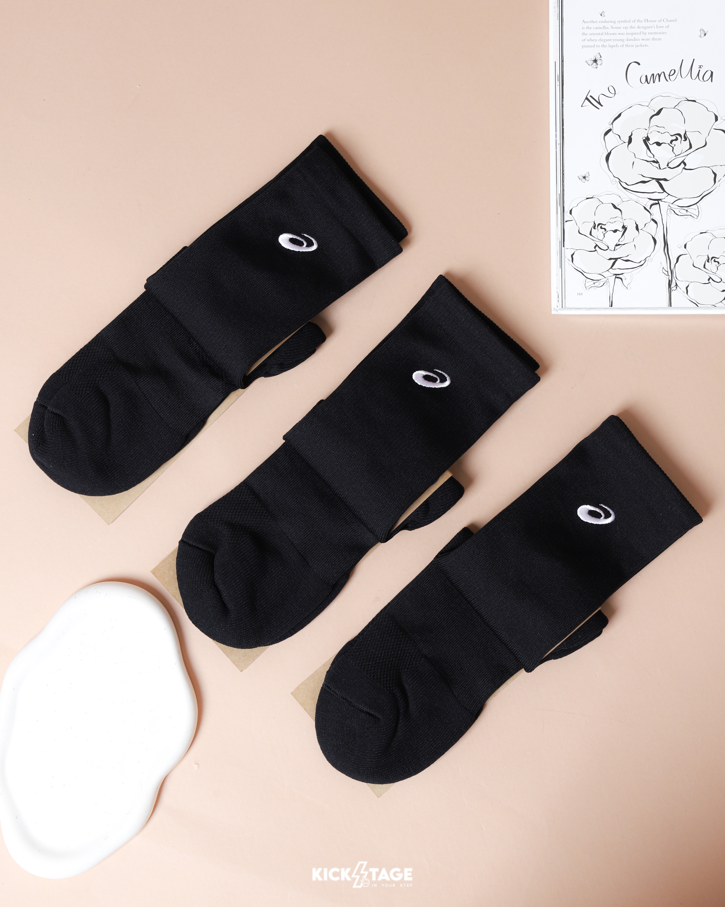 ASICS STABILITY 亞瑟士 黑銀 刺繡LOGO 中性 休閒 運動 台灣製 球襪 中筒襪 長襪【3053A159-001】