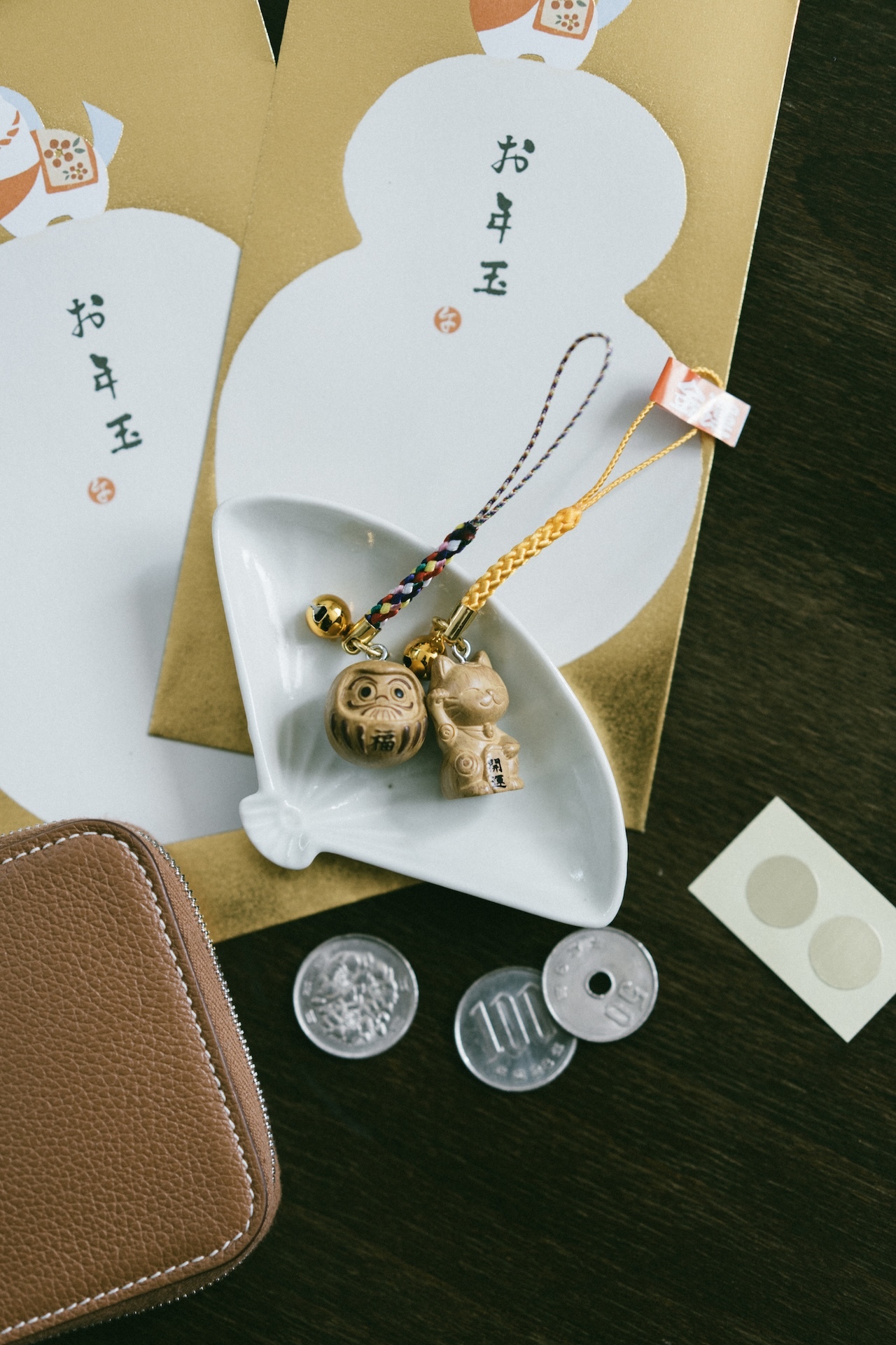 日本製天然木雕招財貓／達摩小吊飾附小福鈴