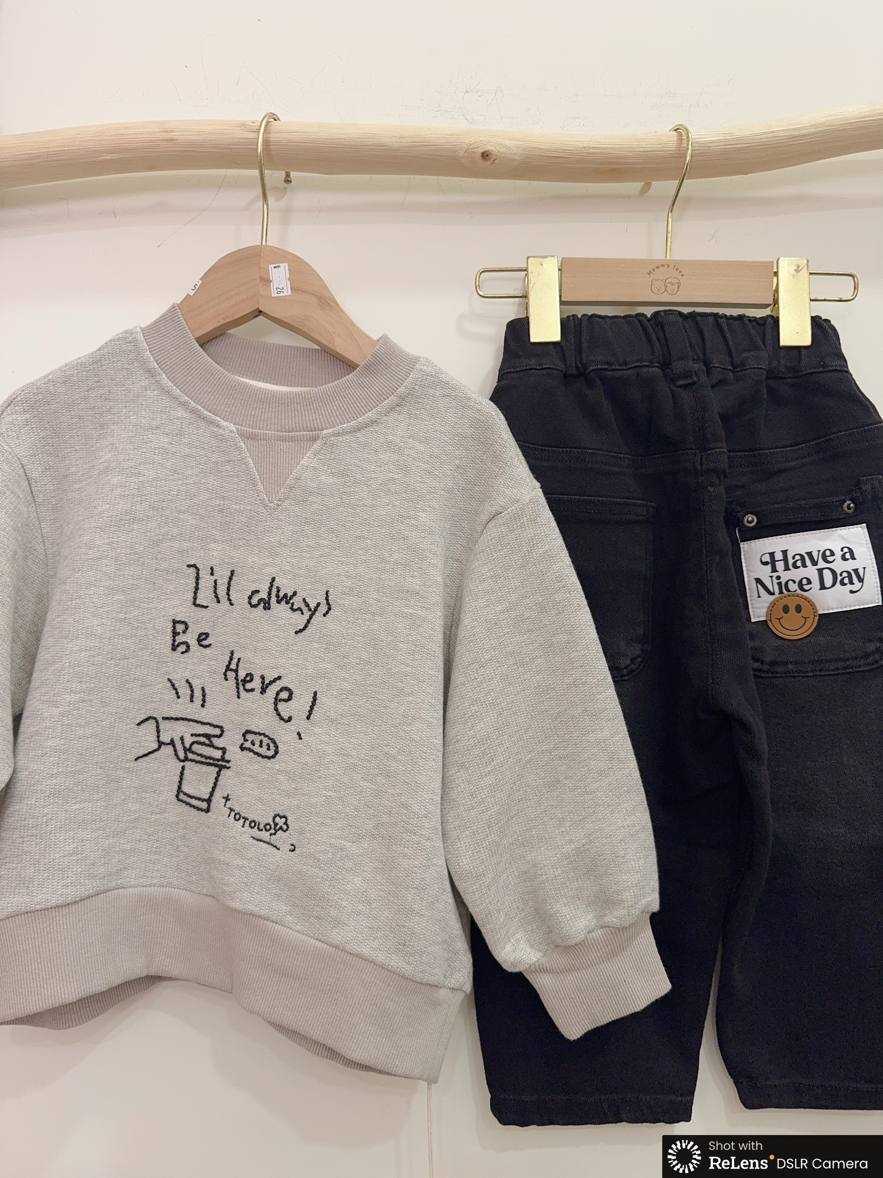 2556微笑黑色牛仔褲e01