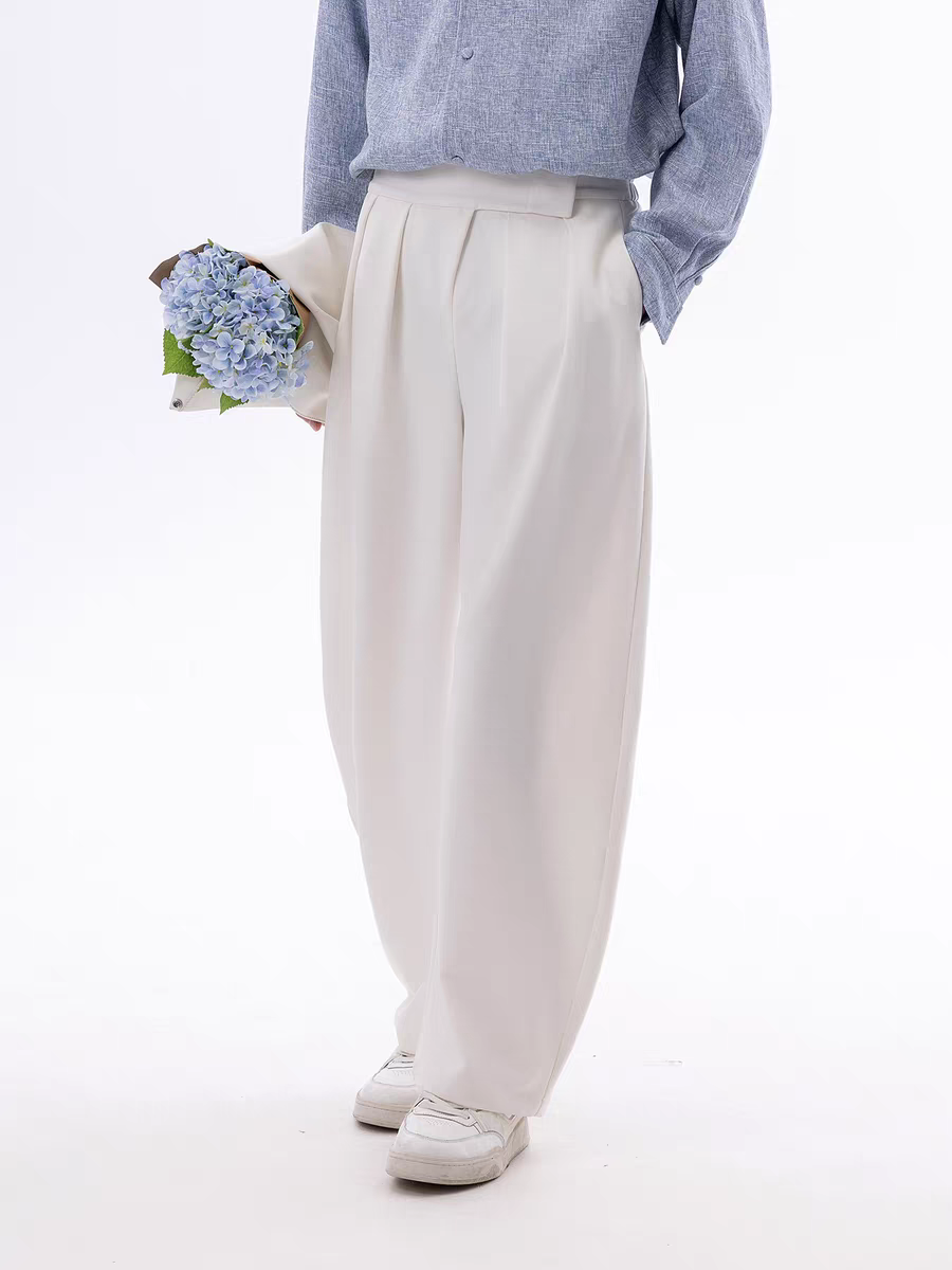 101. White Wide-leg pleated trousers