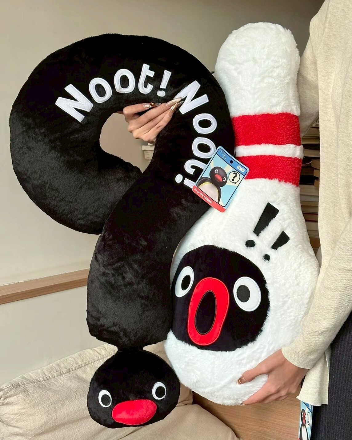 <正版授權>PINGU 企鵝家族 造型抱枕 問號 保齡球瓶 獎盃 毛絨 玩偶 娃娃