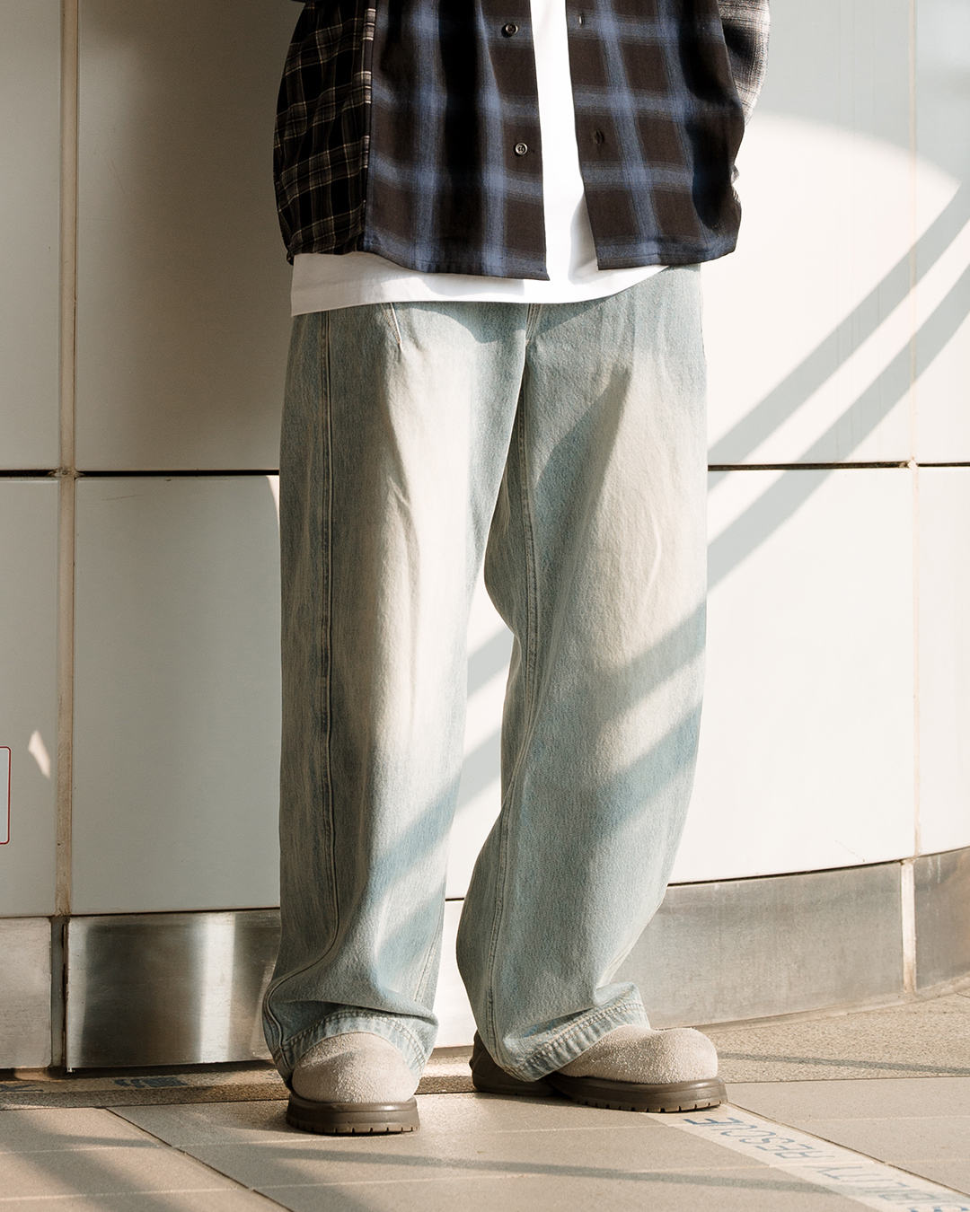 MANIA 繭型刷白牛仔長褲 中磅 淺藍 25 A/W Cocoon Jeans