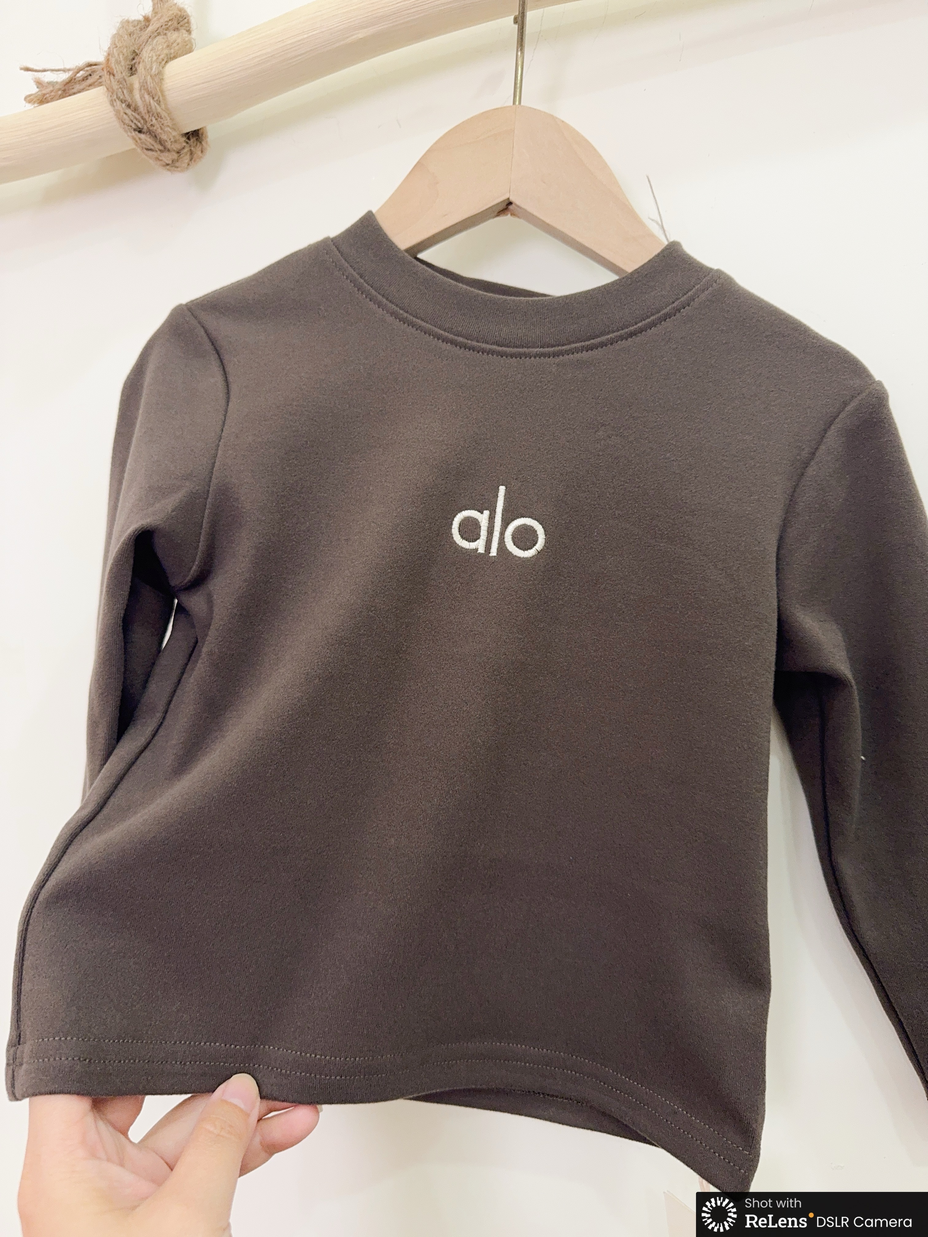 5811咖色磨毛打底上衣e16