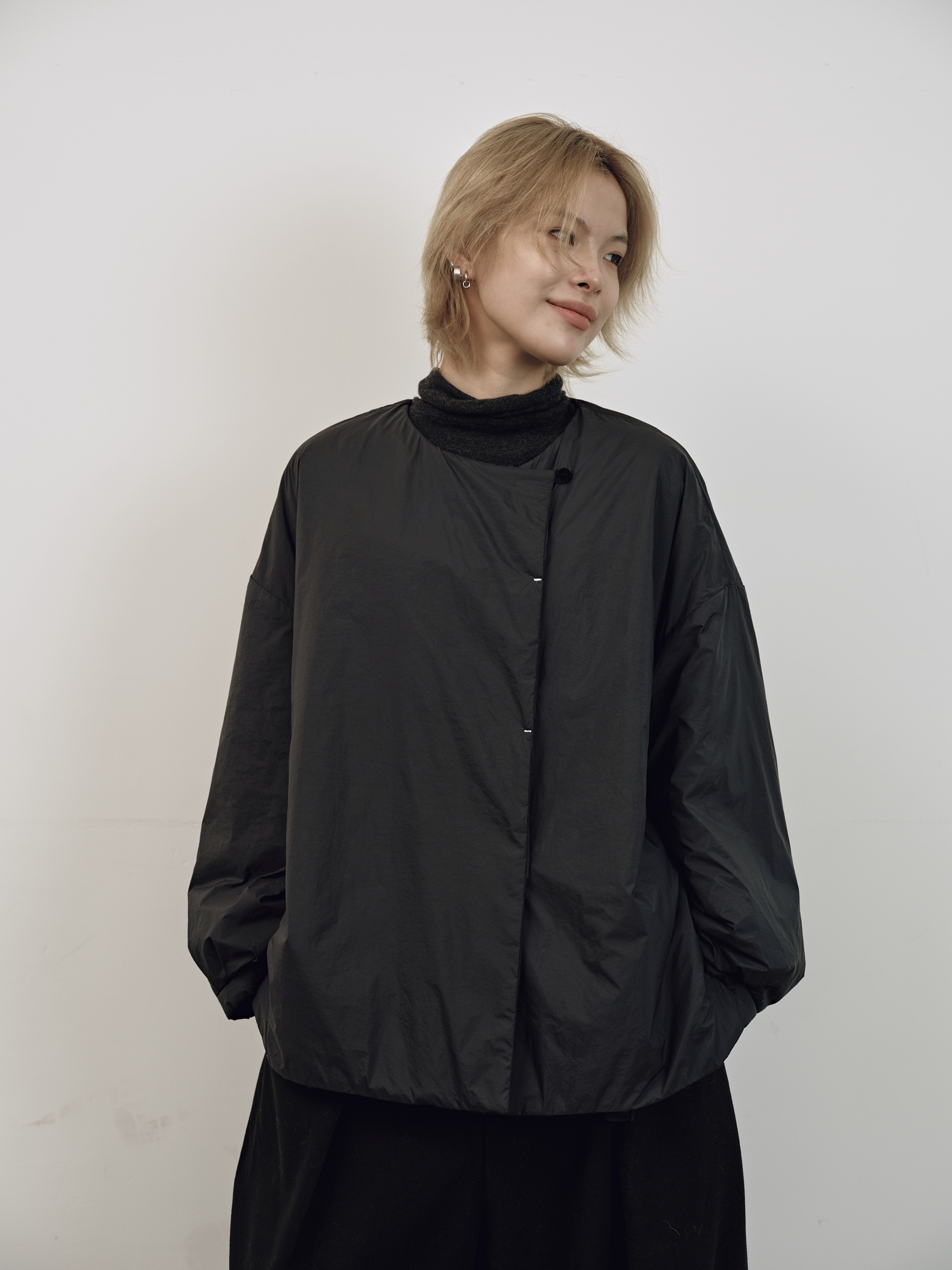 羊毛霧線極輕外套-黑