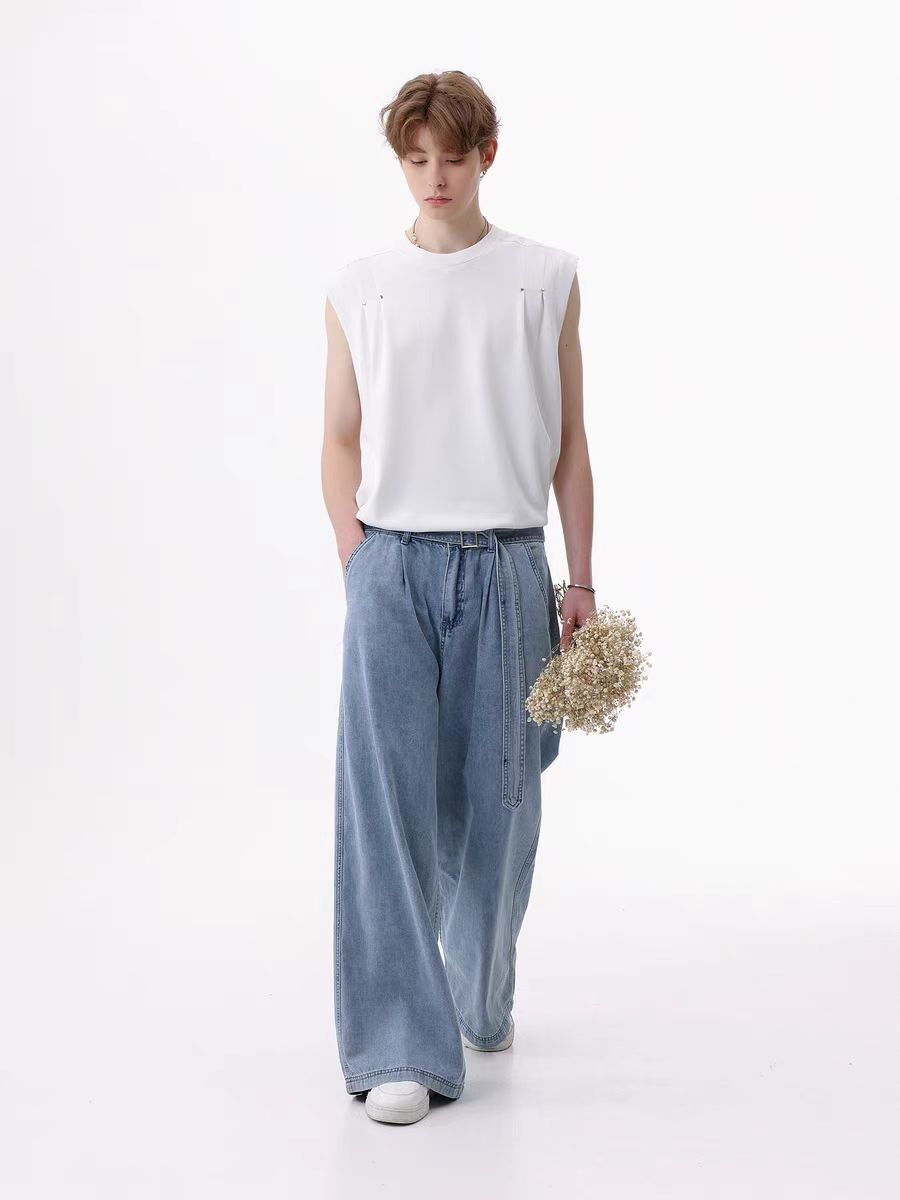 109. Wide-Leg Jeans With Belt