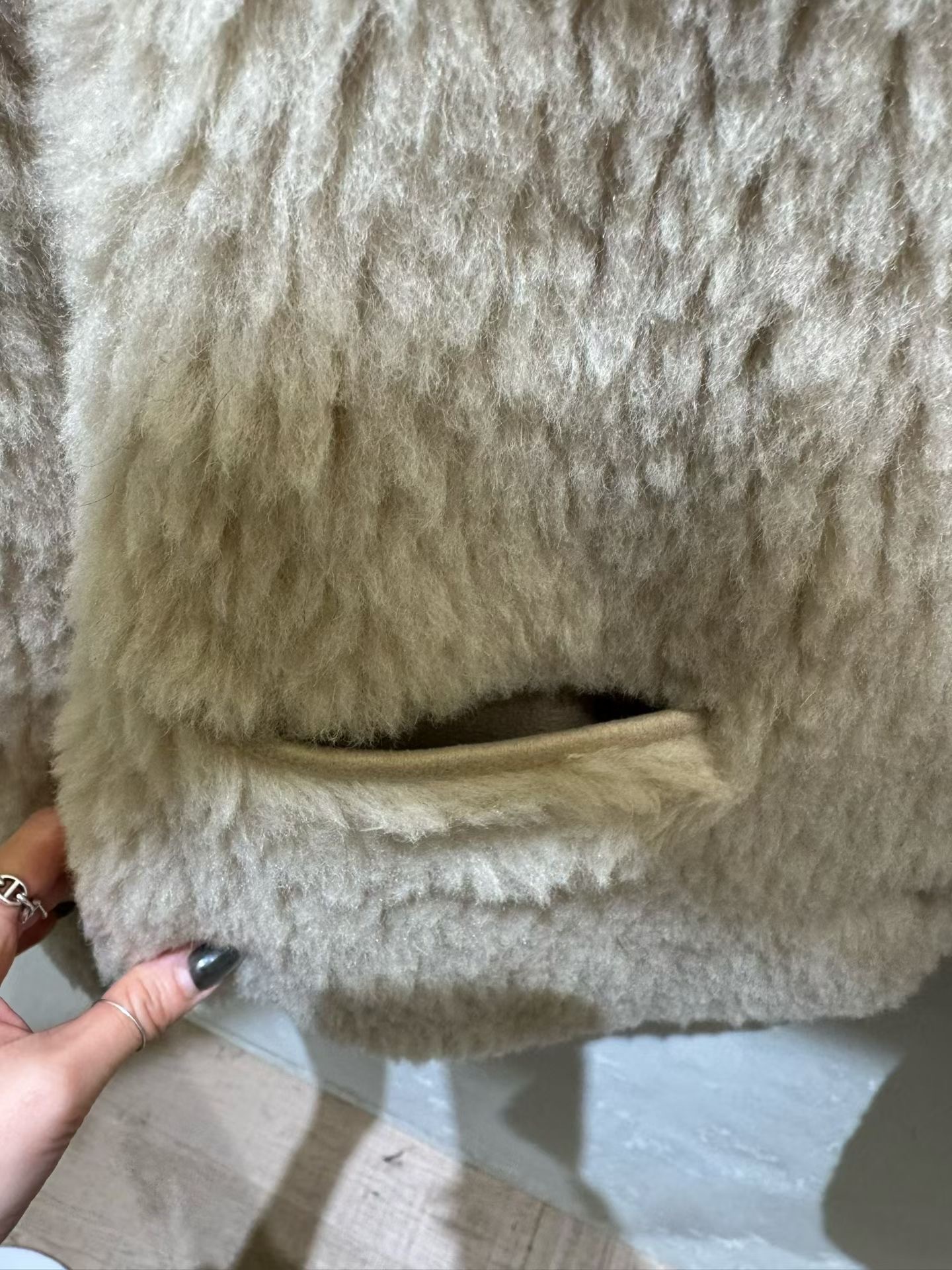 WJ2583 Mongo Mustang