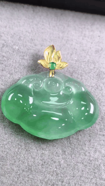 102333 翡翠如意頭