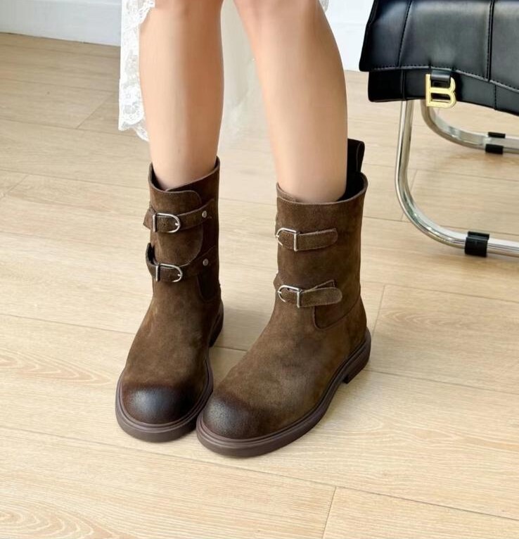 DD05   牛皮 1寸高   足碼  SIZE:225-250 $659 韓國牌子 中國製造