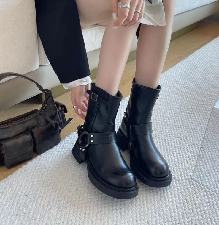 DD07  馬皮  2寸高   足碼    SIZE:225-250 $599  韓國牌子 中國製造