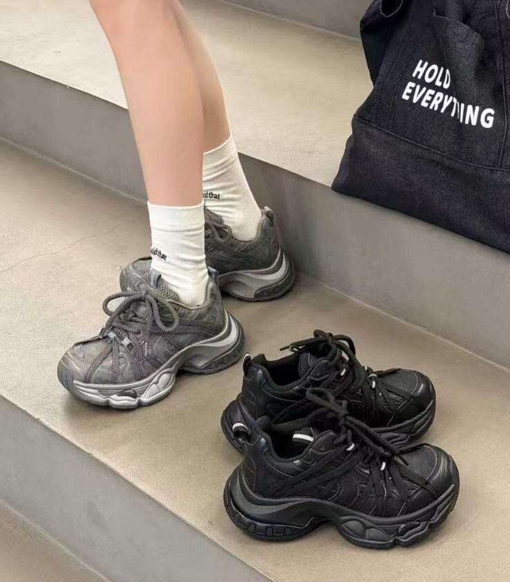 DD11   2 寸高   足碼  SIZE:225-250 $499 韓國牌子 中國製造