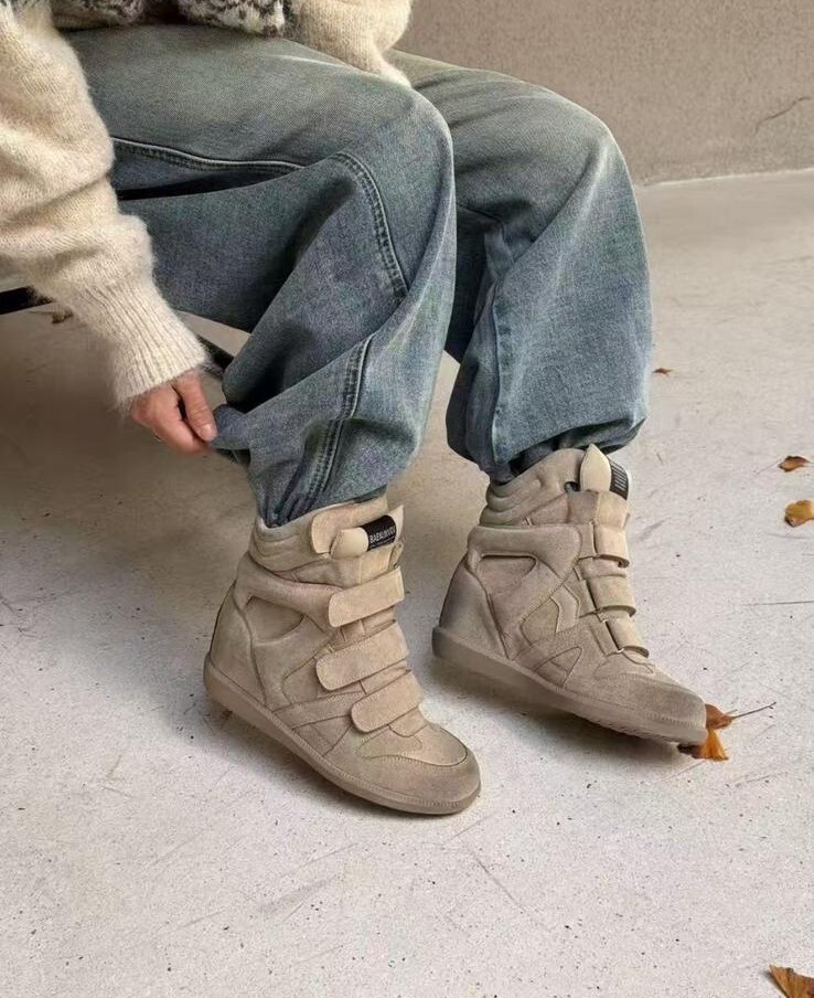 DD13   內高2寸半   足碼   SIZE:225-250 $599 韓國牌子 中國製造