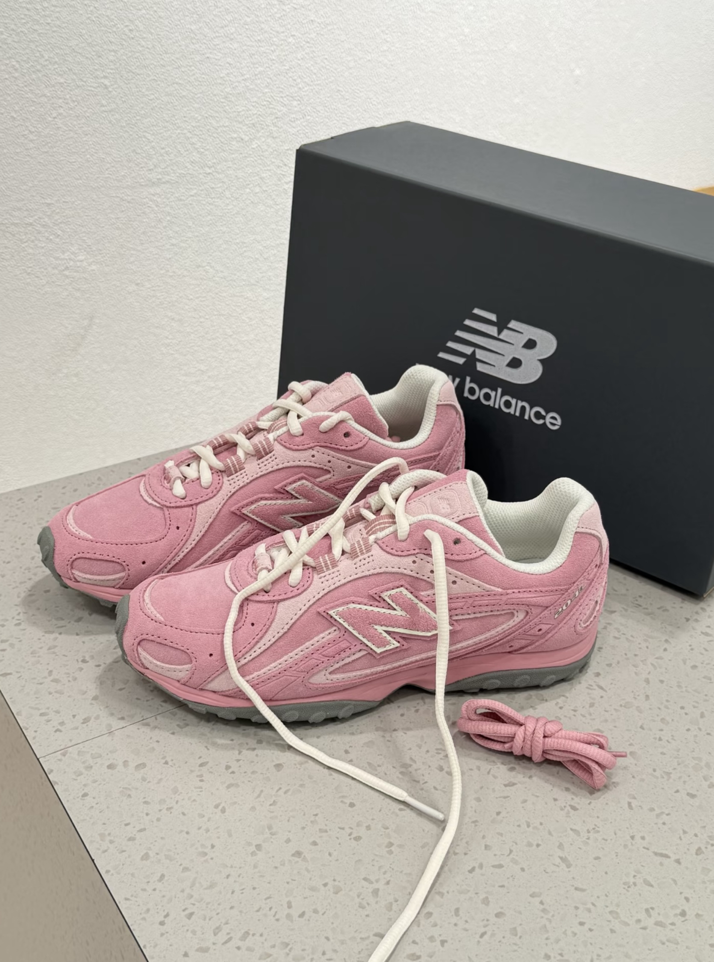 代購-<張員瑛同款> New Balance 204L NB 復古粉紅跑鞋 男女同款 U204LMMD