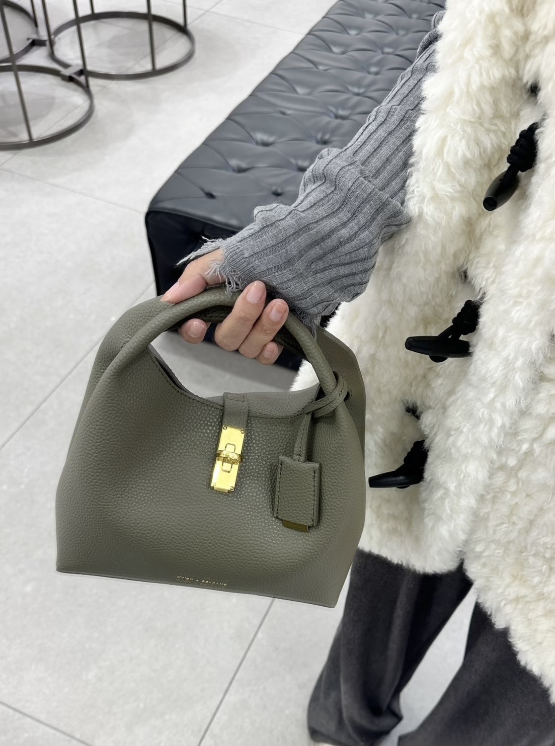 <國外限定!!> CHARLES & KEITH 小CK 飯盒包 附錢包袋