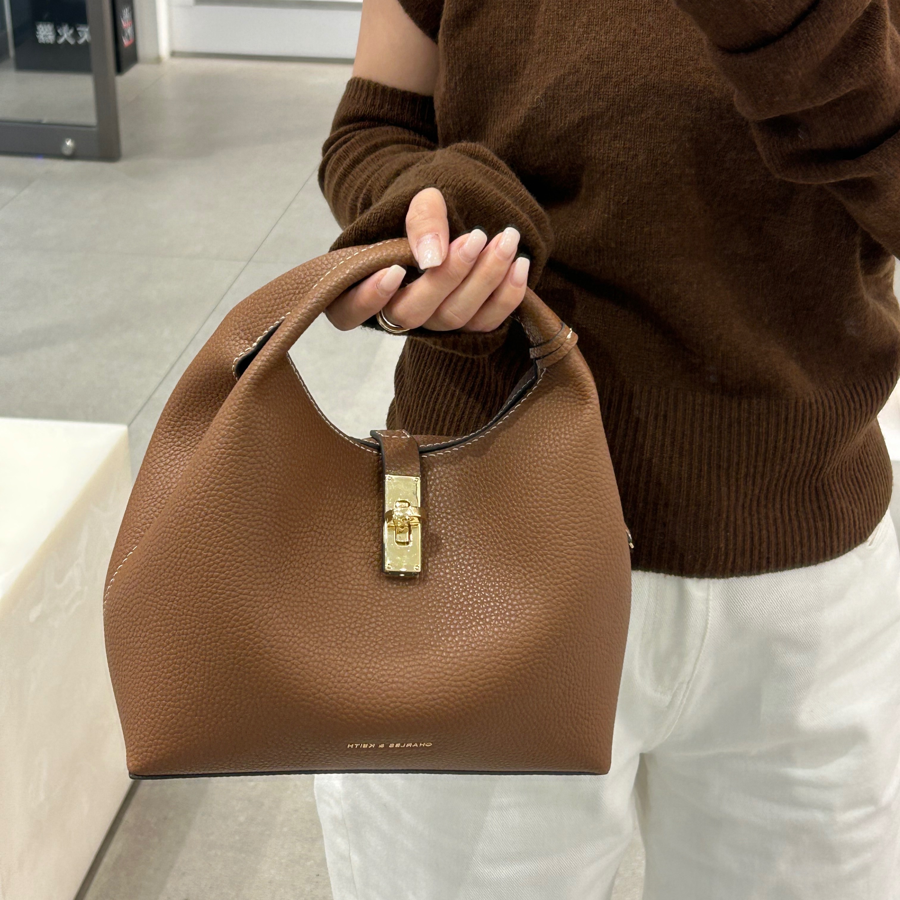 <國外限定!!> CHARLES & KEITH 小CK 飯盒包 附錢包袋