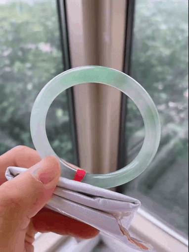 10235833 54mm冰飄綠翡翠圓條手鐲 (52-54)