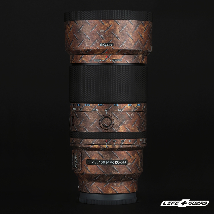 LIFE+GUARD SONY FE 100mm F2.8 Macro GM OSS 貼膜展示圖，LIFE+GUARD 風格設計