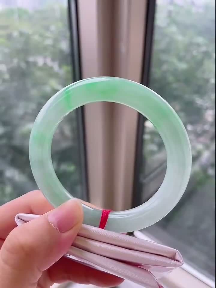 冰飄綠翡翠圓條手鐲,天然翡翠A玉, 緬甸玉, Jade, Jadeite