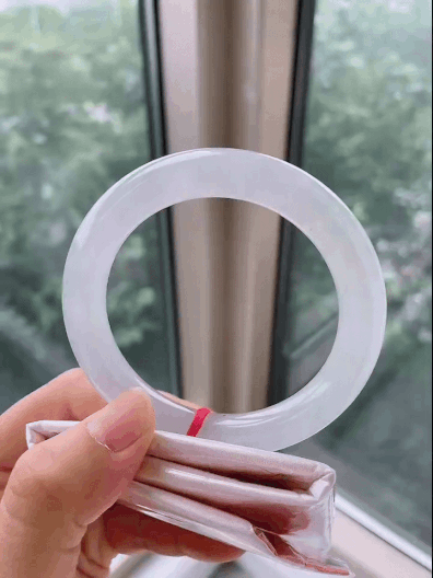 10235835 58.5mm冰白翡翠圓條手鐲 (58-60)