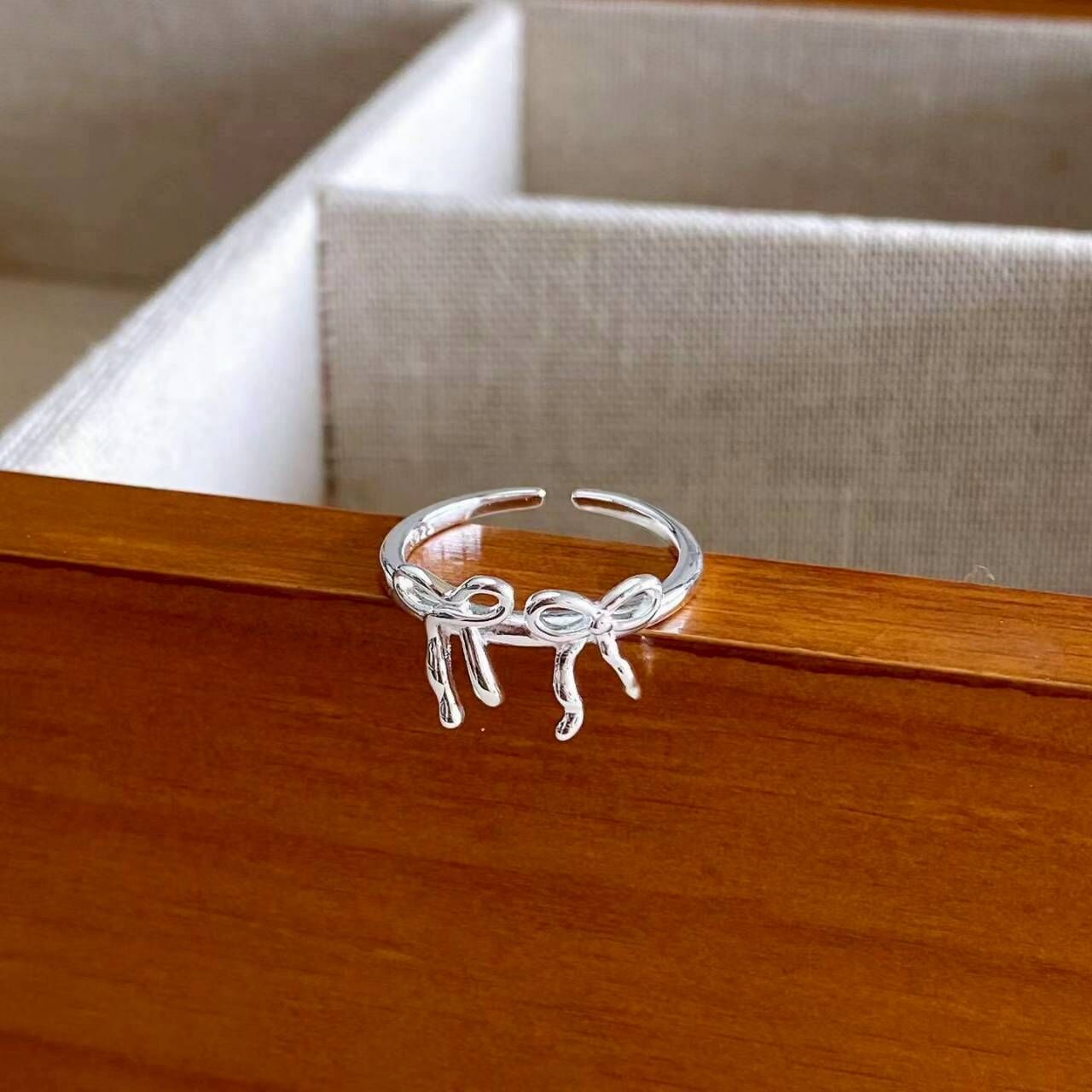 甜美雙蝴蝶結純銀戒指