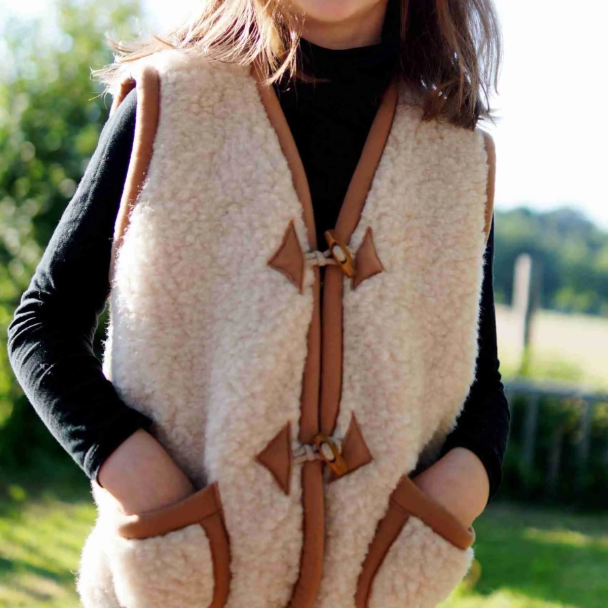 We Are Wovens 牛角扣羊毛背心 bodywarmer - Macchiato