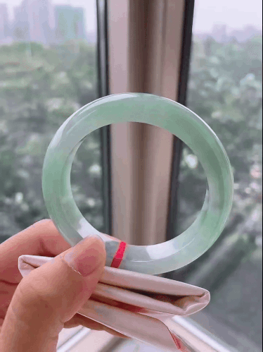 10235836 56.6mm果綠翡翠正圈手鐲 (56-58)