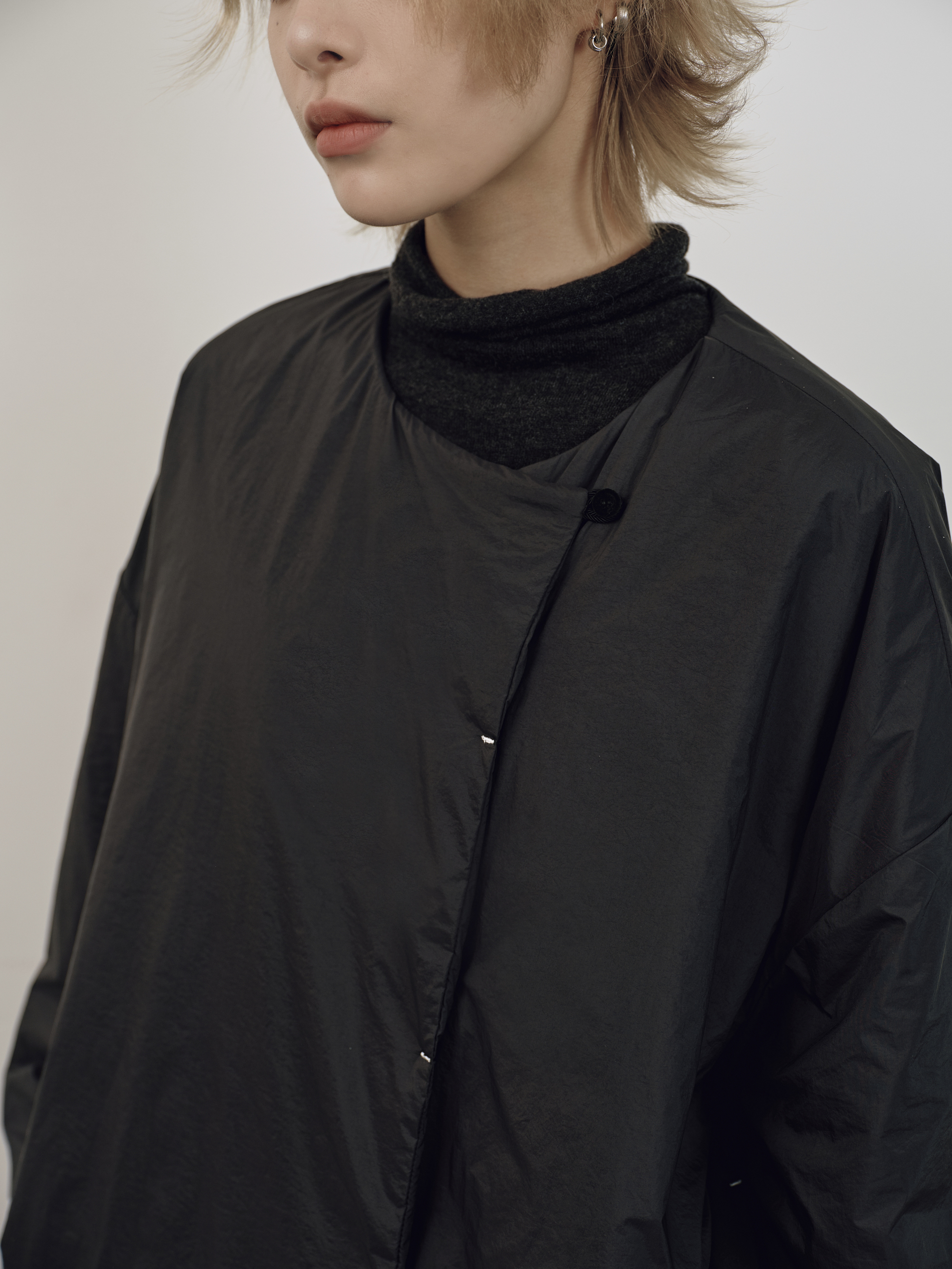 羊毛霧線極輕外套-黑