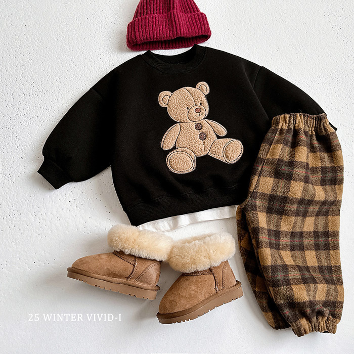 Vivid-I Bear Embriodery MTM Sweater
