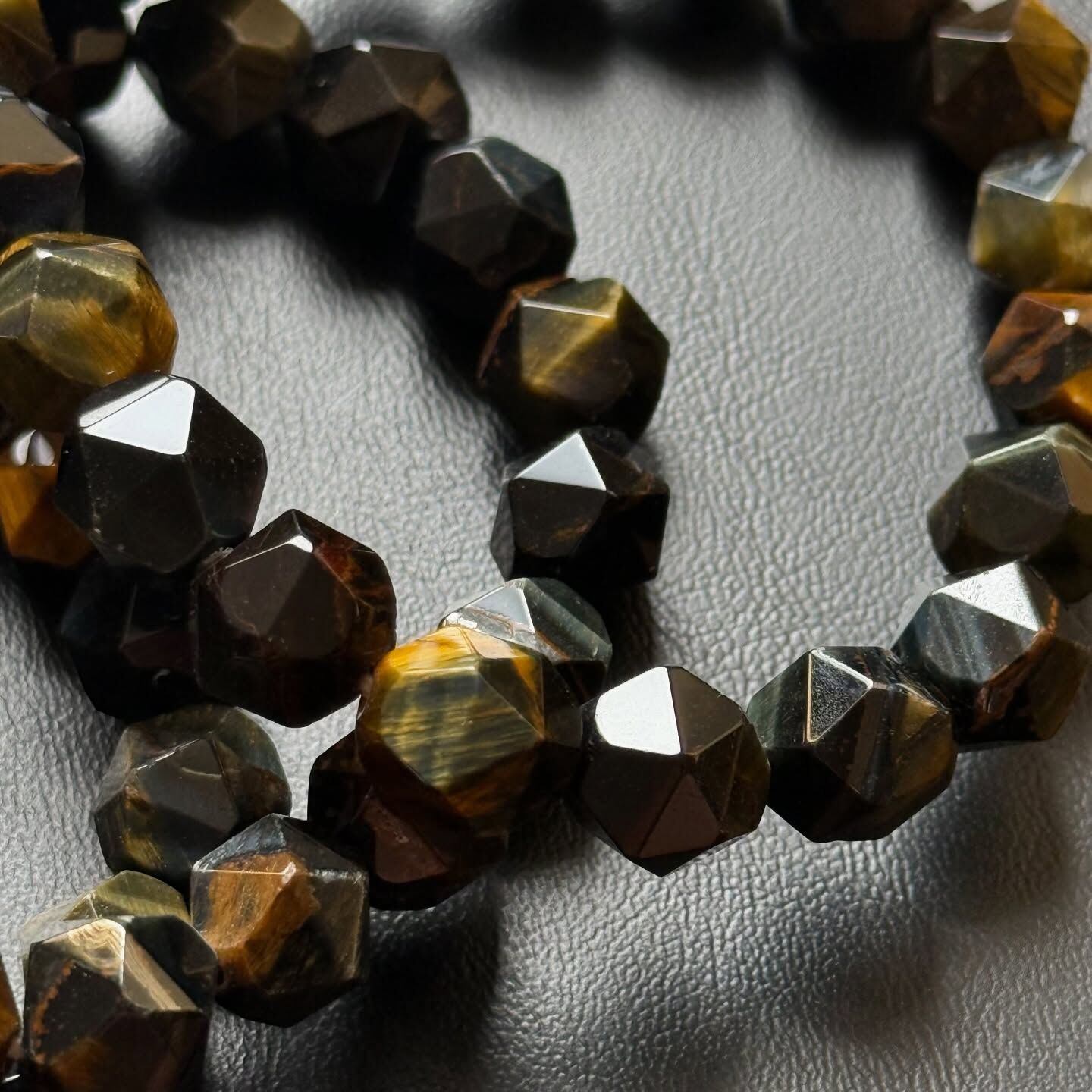 [原石] 藍虎眼石 菱形水晶手串