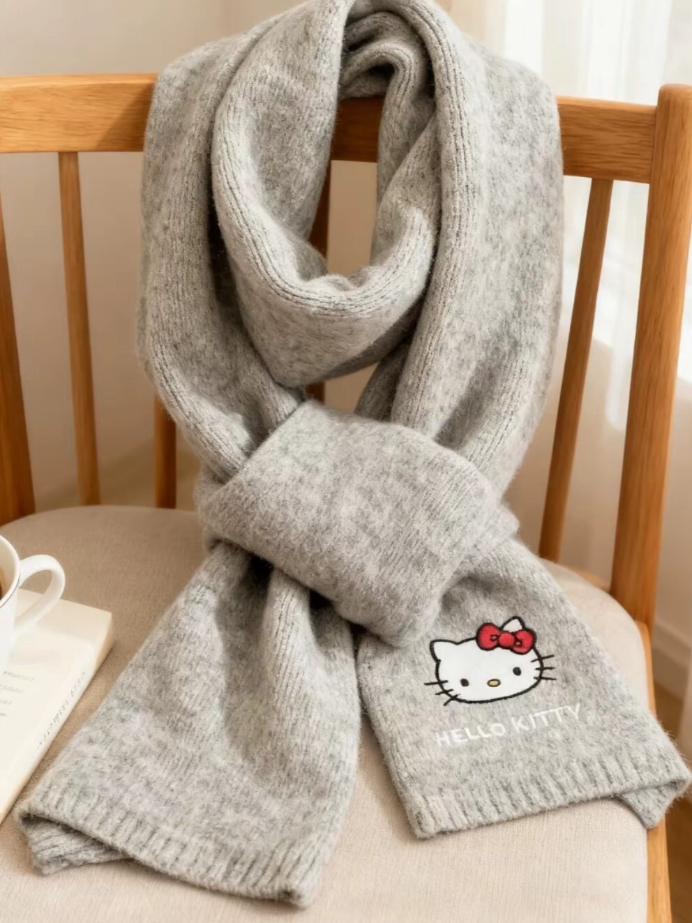 正版授權 Sanrio三麗鷗 HelloKitty 刺繡圍巾