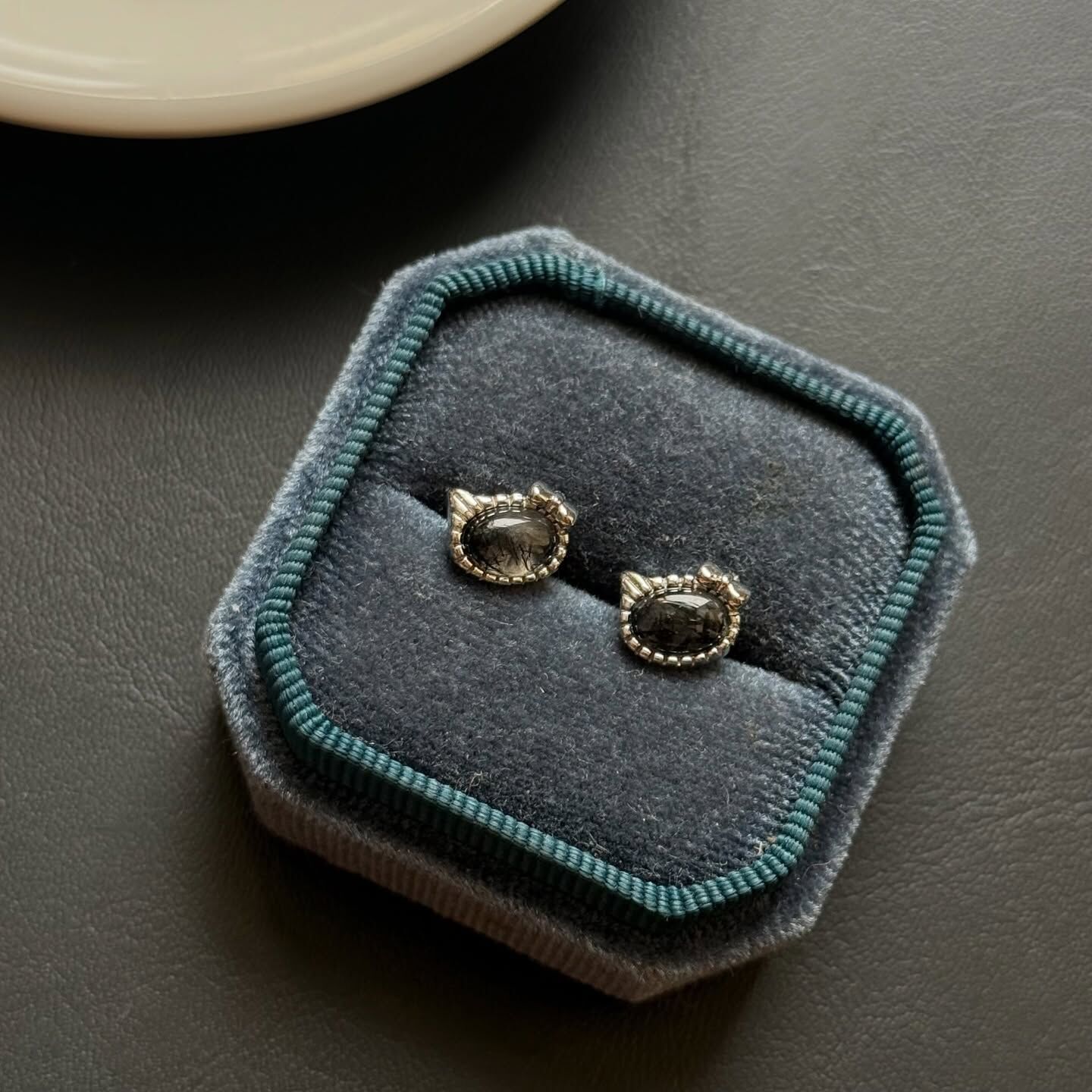 [原石] 黑髮晶 貓咪 水晶耳環