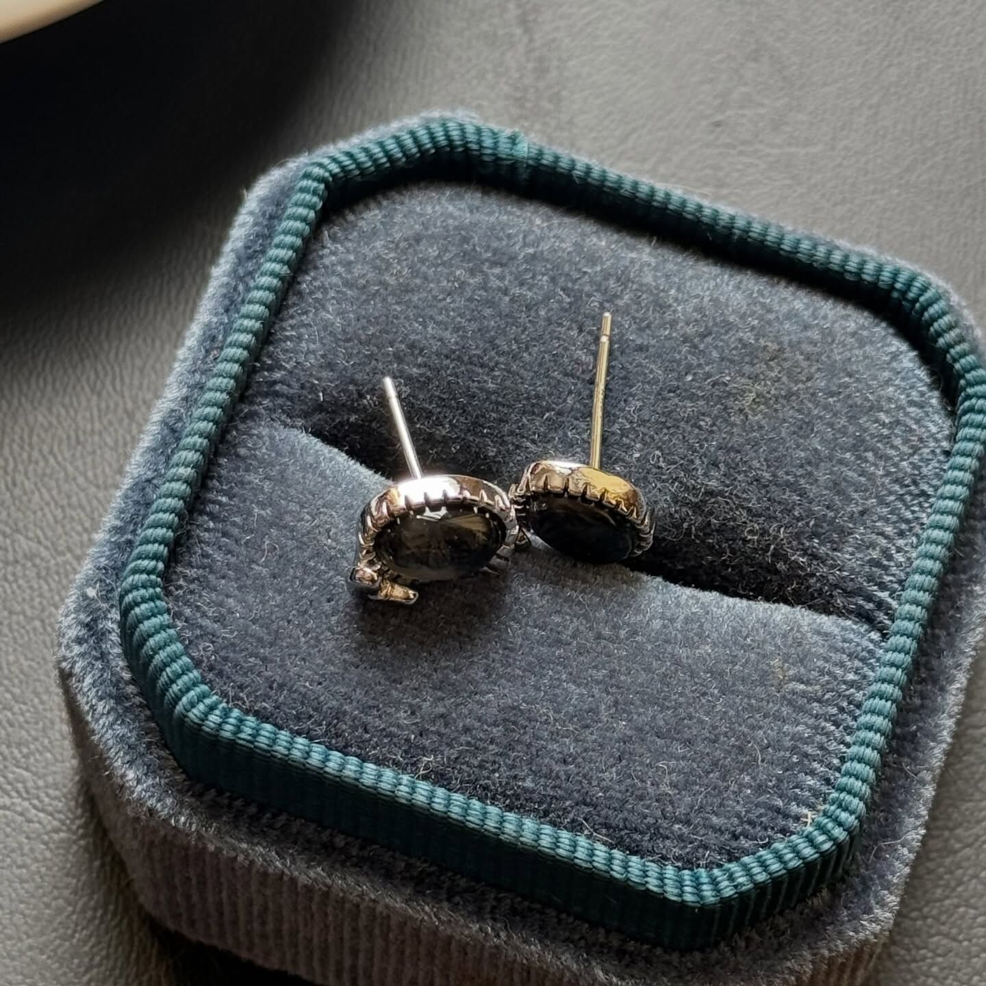 [原石] 黑髮晶 貓咪 水晶耳環