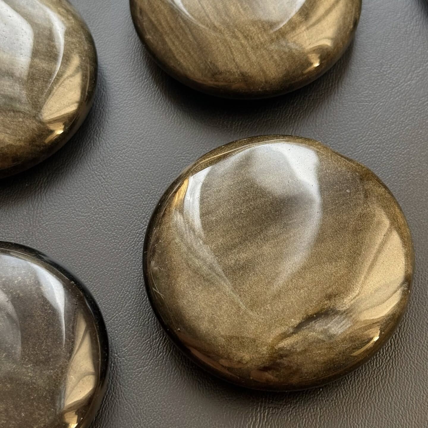 [原石] 金曜石 水晶把玩 圓形