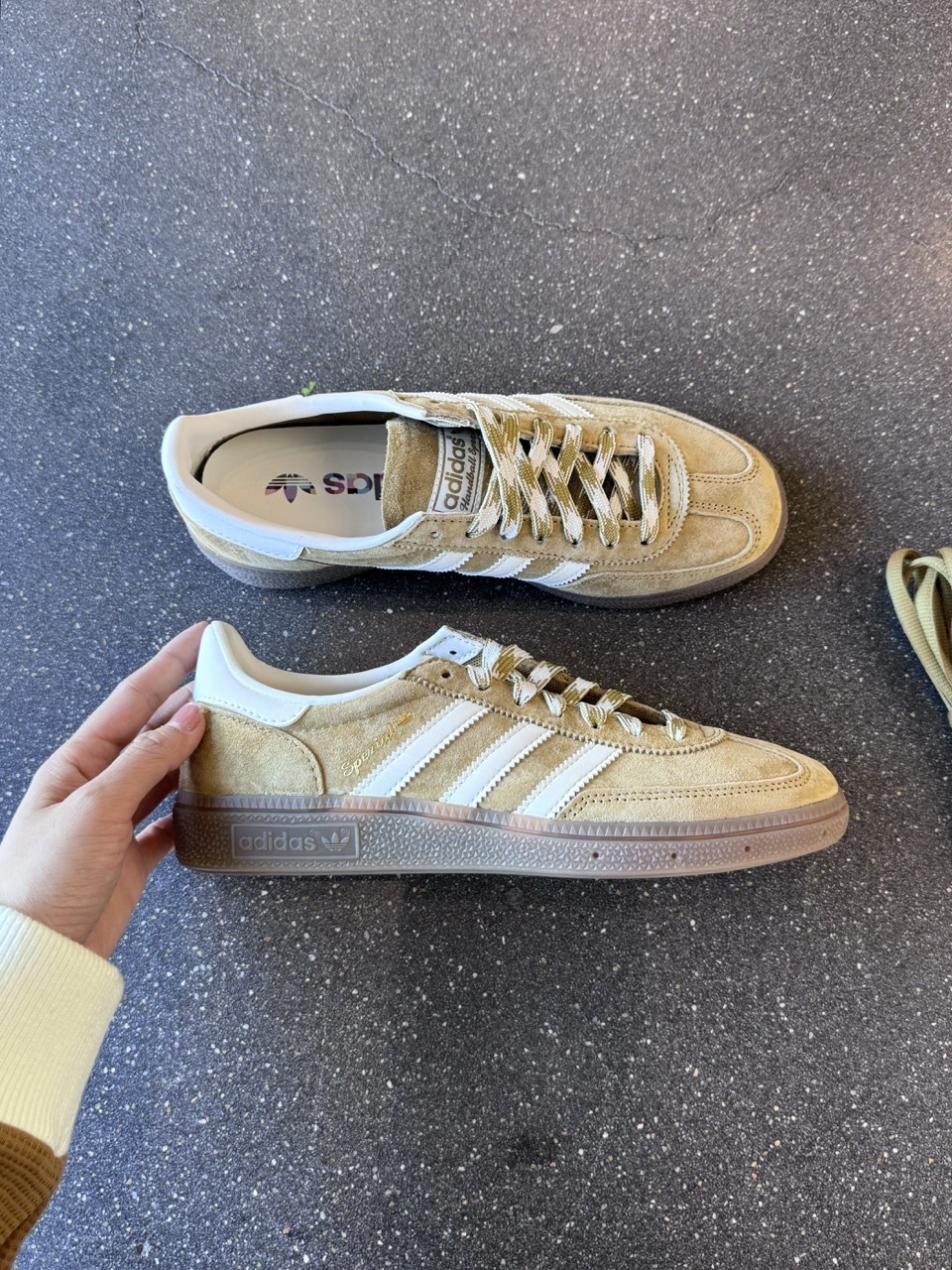 ADIDAS HANDBALL SPEZIAL 調色盤系列 銀杏黃 編織鞋帶 男女鞋 KI5939 / 預購