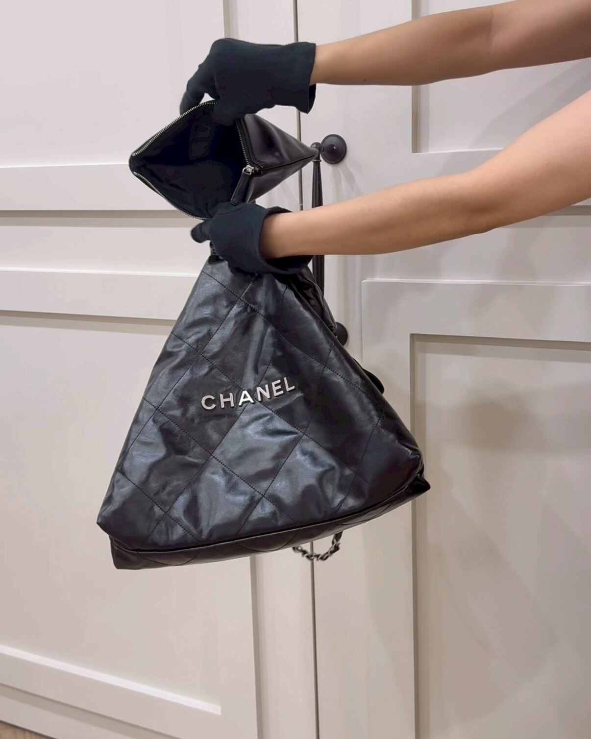 CHANEL｜22BAG 中號 黑銀