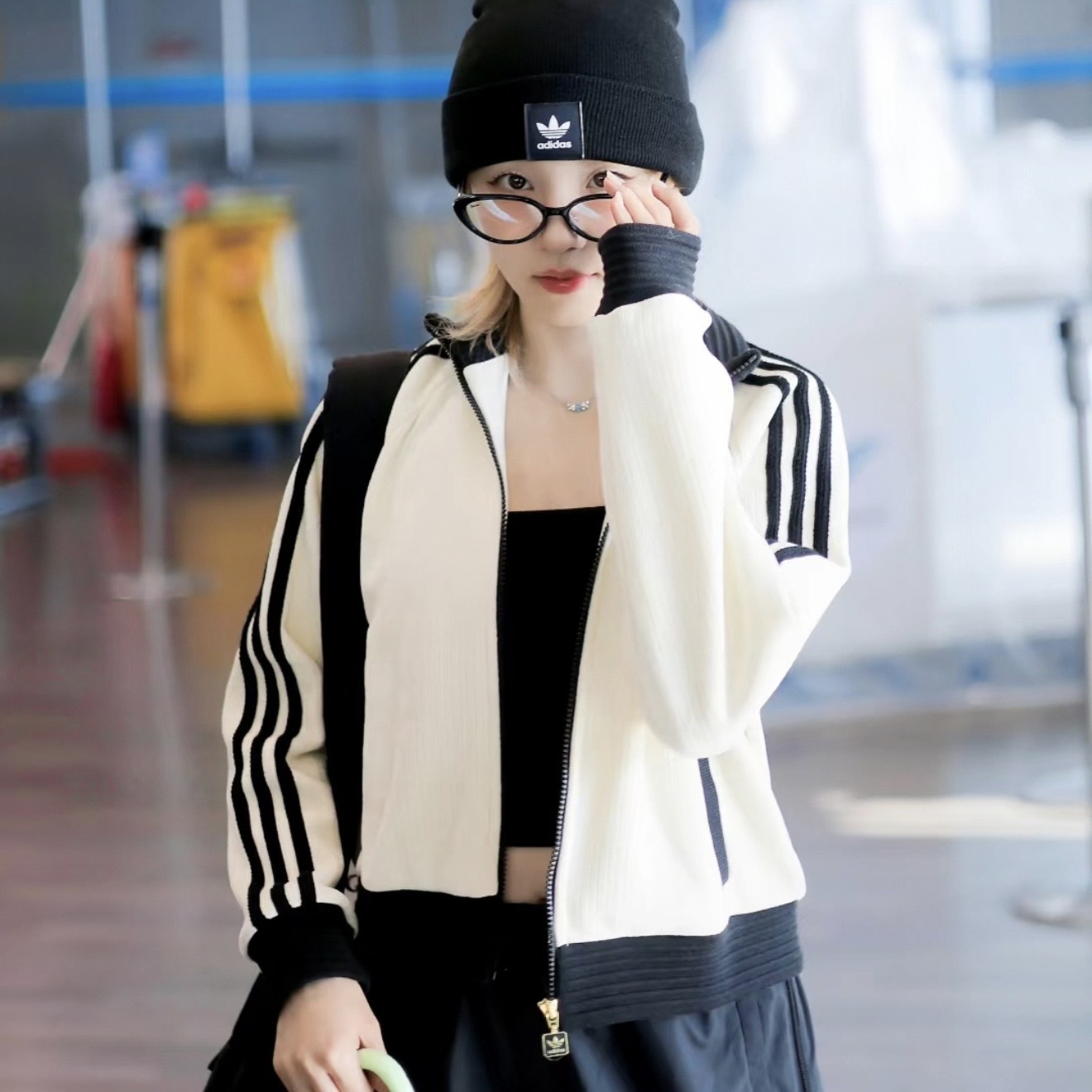 ADIDAS ORIGINALS 米白黑 短版外套 宋雨琦同款 秋冬 保暖 JN0722