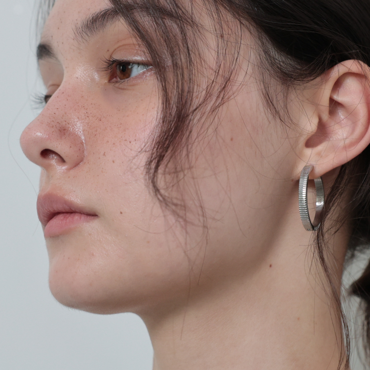 OUS Glint Hoop Earrings 微光環型耳環 銀