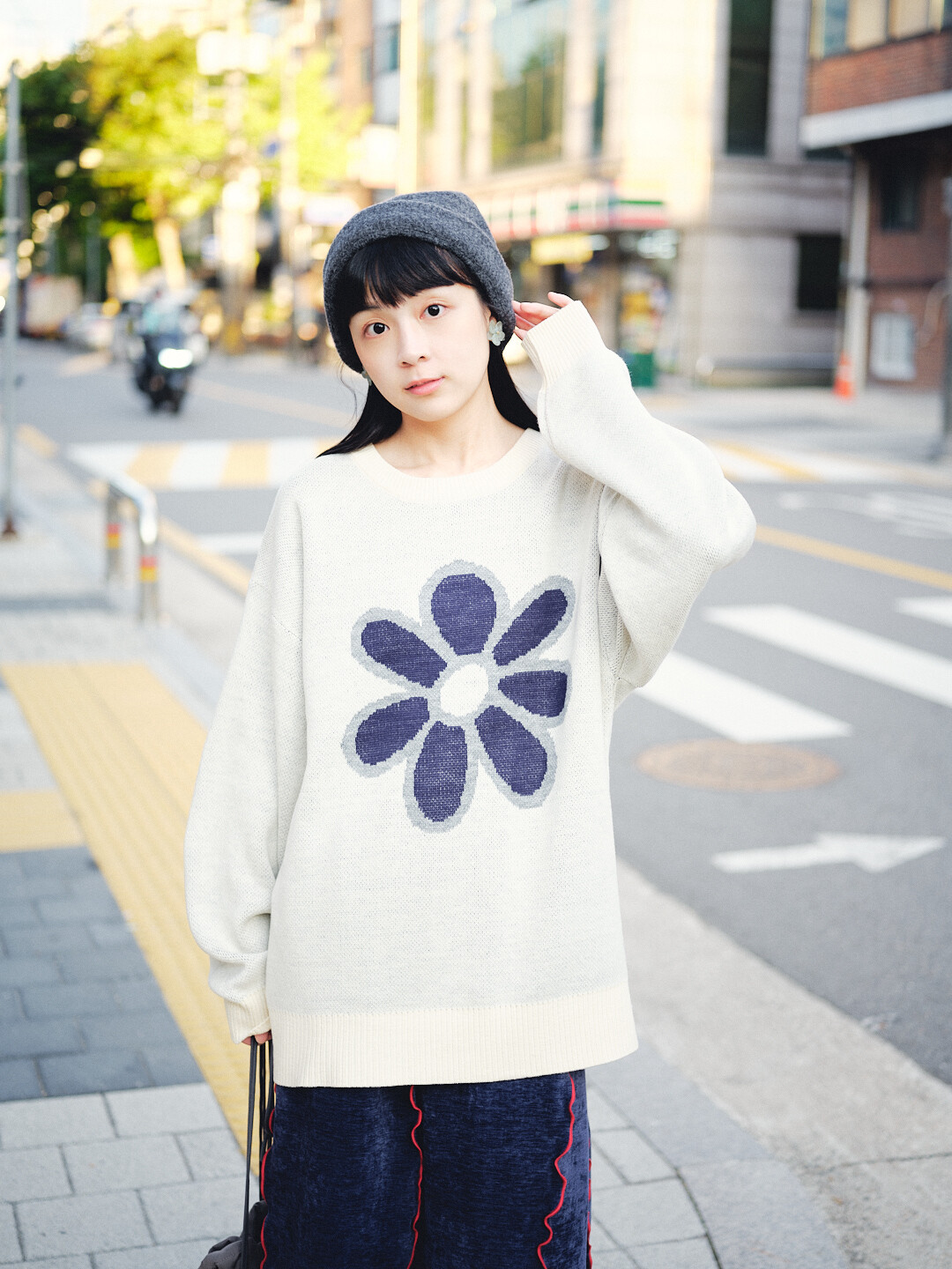 (限量)花園畫廊！花卉針織毛衣(兩色-灰)